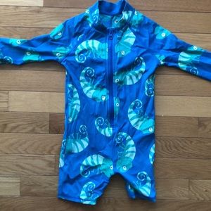 Blue and green chameleon print rash guard size 3T